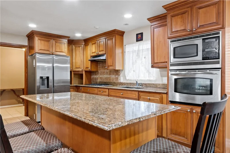 1001 Maple Street, Inglewood, CA 90301