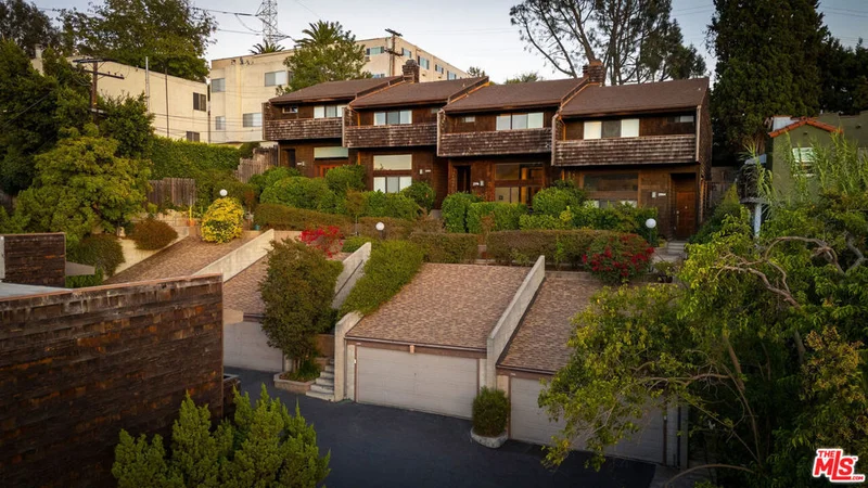 2996 Hyperion Avenue, Los Angeles, CA 90027