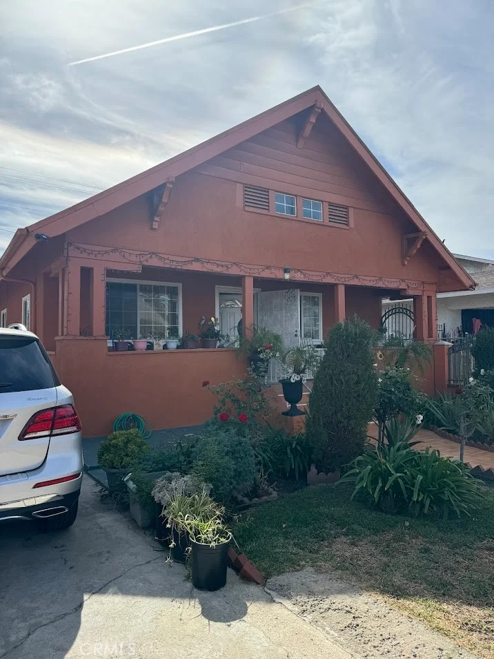 852 W 47th Street, Los Angeles, CA 90037