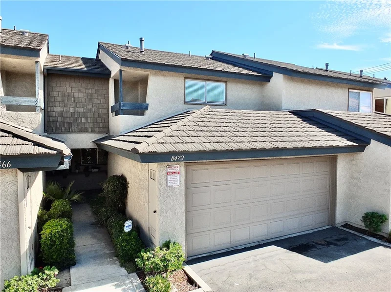 8472 Kington Way 7, Cypress, CA 90630