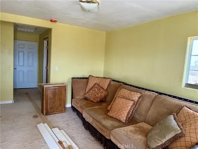 18645 E Palmdale Boulevard photo 2