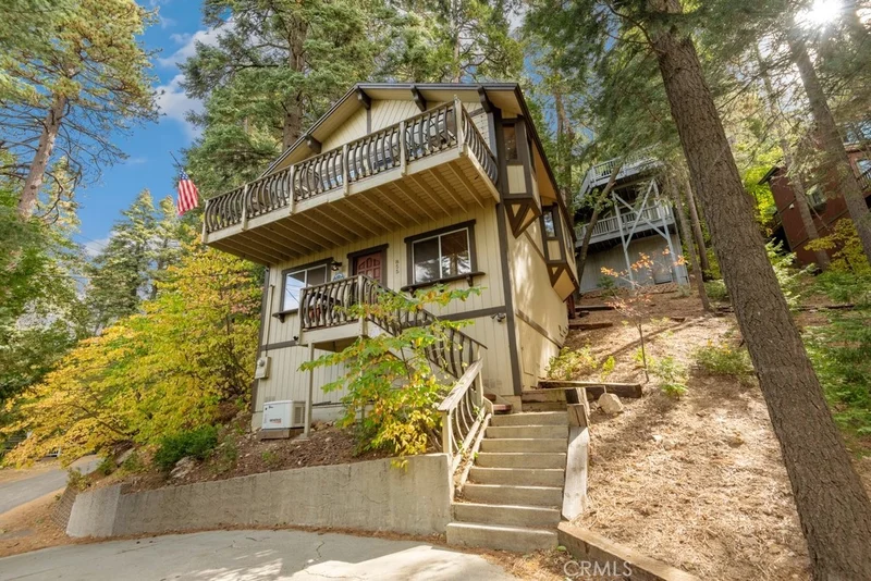 855 Oakmont Lane, Lake Arrowhead, CA 92352