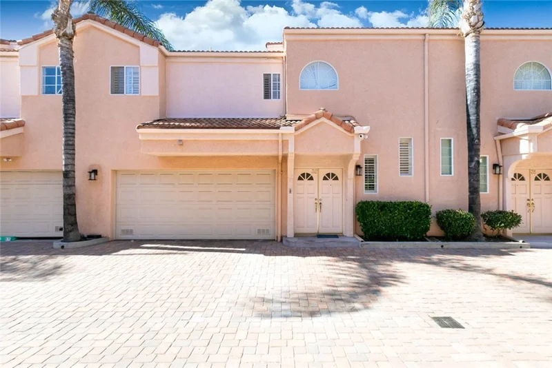 5200 White Oak Avenue 32, Encino, CA 91316
