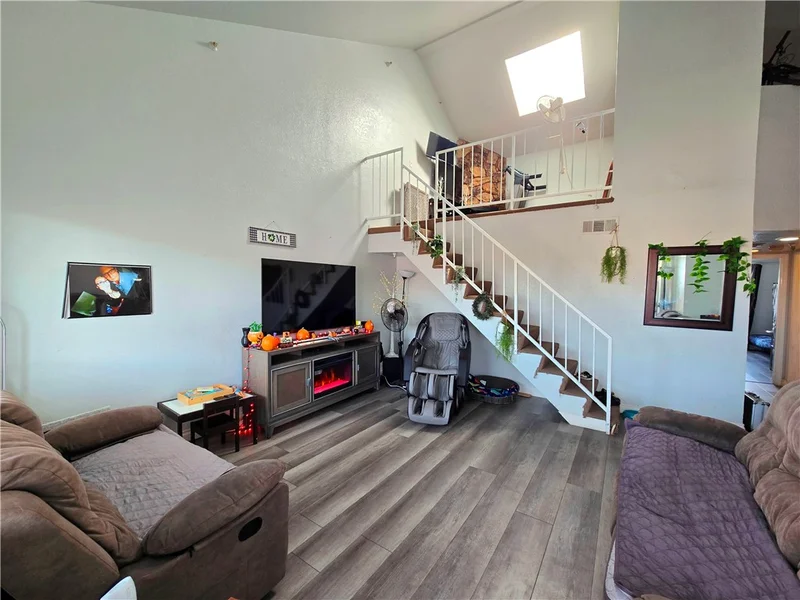 6140 Rugby Avenue 318, Huntington Park, CA 90255