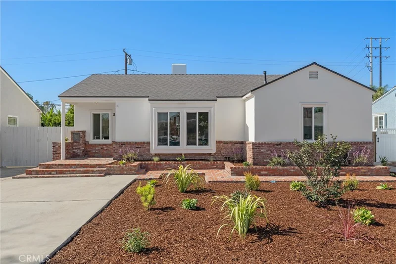 2961 San Francisco Avenue, Long Beach, CA 90806