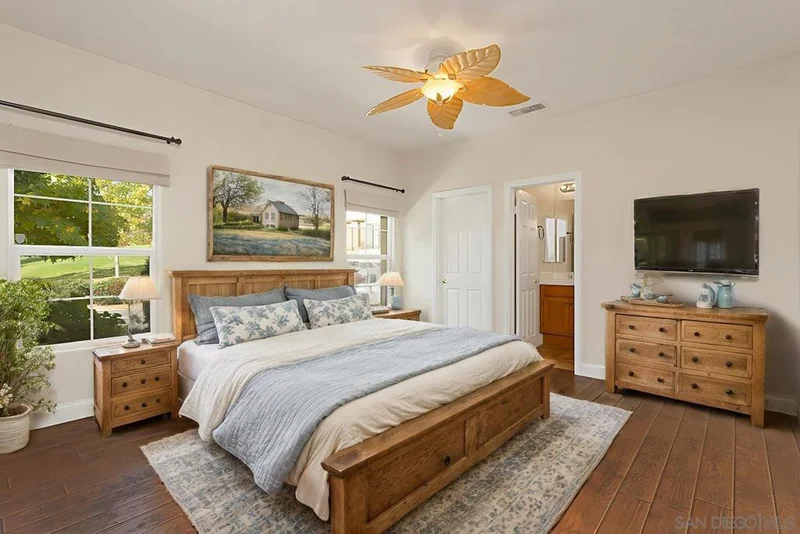 29732 Canyon Wash Ct, Escondido, CA 92026