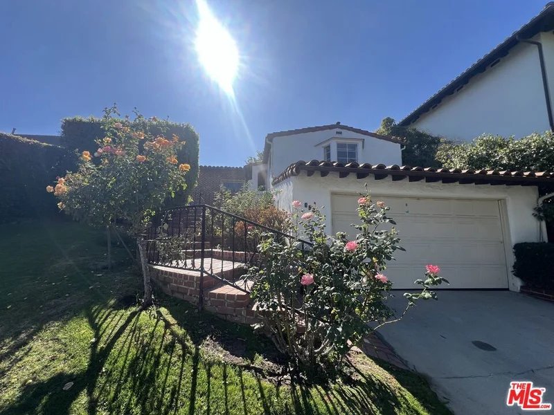 4259 Navajo Avenue, Toluca Lake, CA 91602