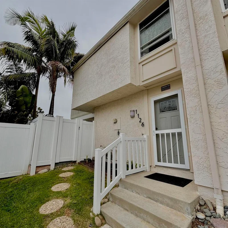 1126 Woodlake Dr, Cardiff By The Sea, CA 92007