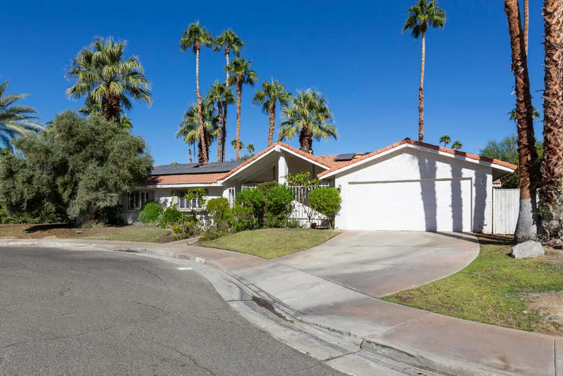 2942 E Orella Circle, Palm Springs, CA 92264