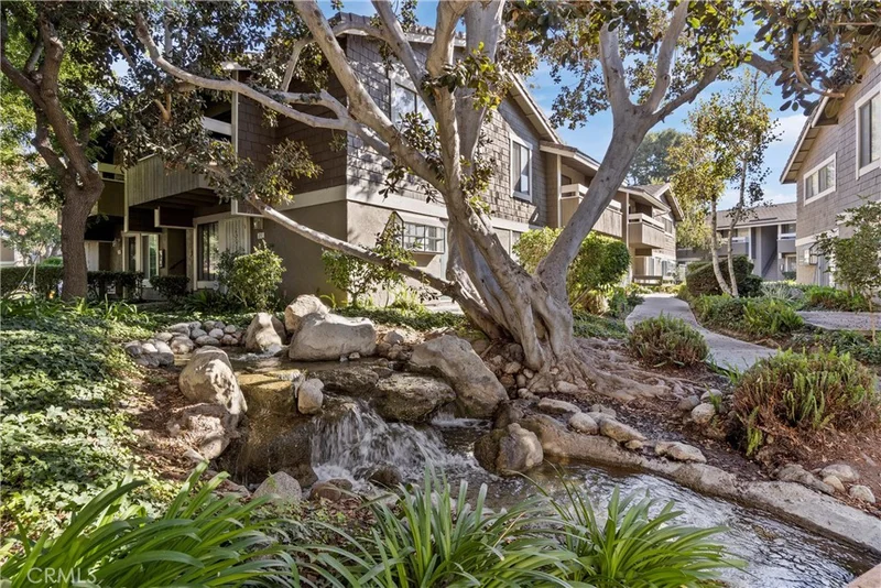 23 Streamwood, Irvine, CA 92620
