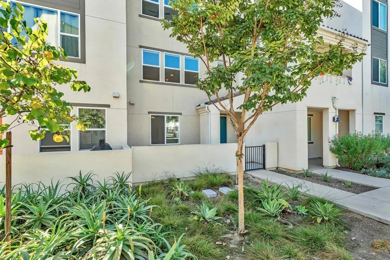 5230 Calle Rockfish 101, San Diego, CA 92154
