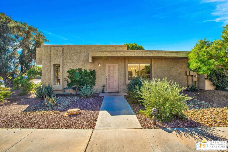 2261 Los Patos Drive, Palm Springs, CA 92264