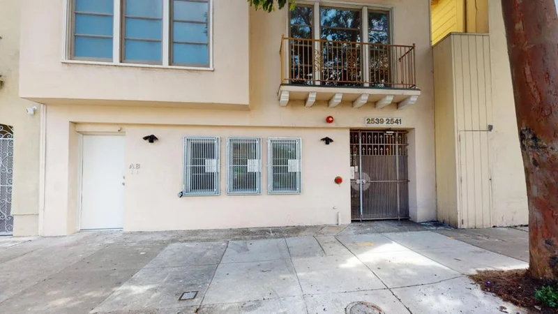 2539 Lombard Street 2539