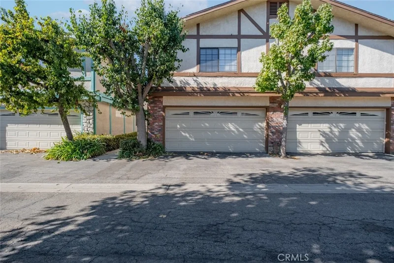 18424 Keswick Street 8, Reseda, CA 91335