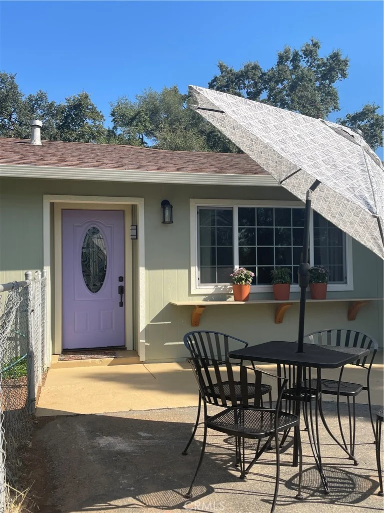 2050 S Villa Avenue