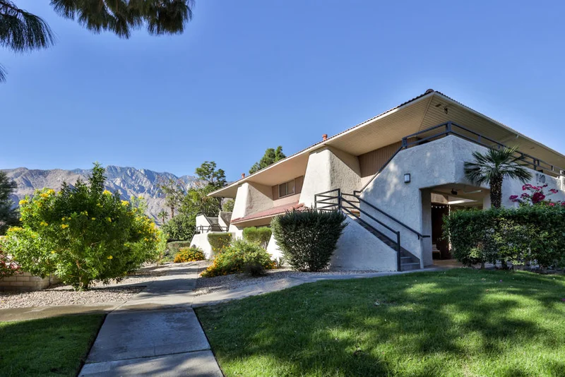 510 N Villa Court 202, Palm Springs, CA 92262