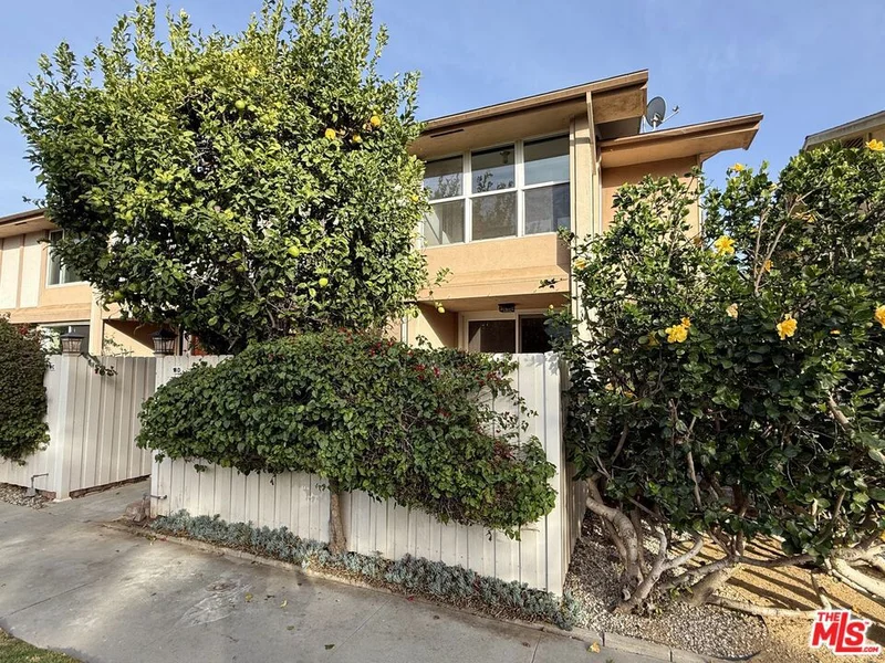 5215 S Sepulveda Boulevard 18D, Culver City, CA 90230