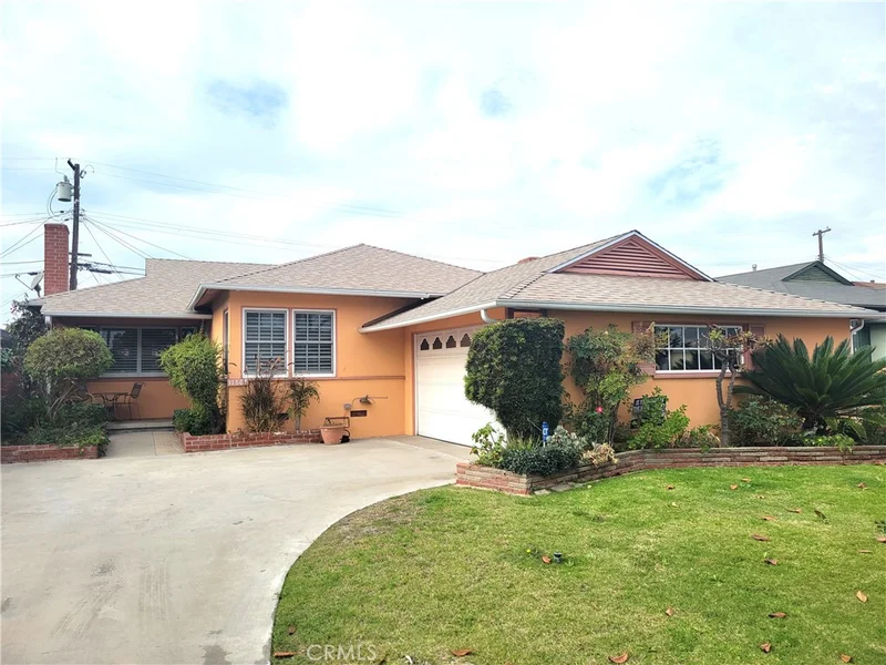 11807 Chanera Avenue, Hawthorne, CA 90250