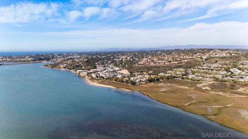 1864 Outrigger Ln, Carlsbad, CA 92008