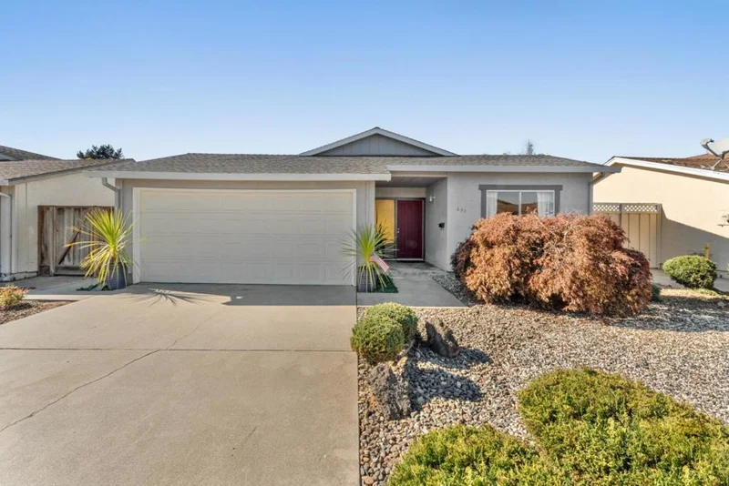 631 Peartree Drive, Watsonville, CA 95076