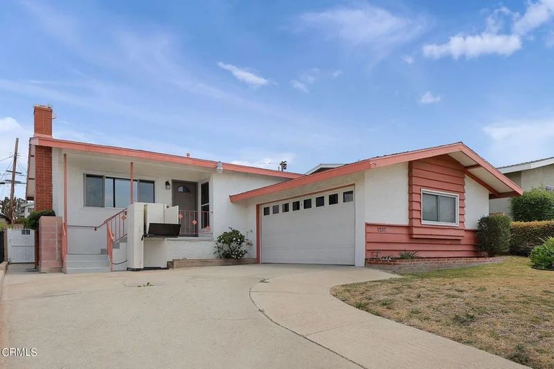 1237 W 125th Street, Los Angeles, CA 90044