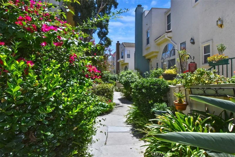 5455 Sylmar Avenue 1205, Sherman Oaks, CA 91401