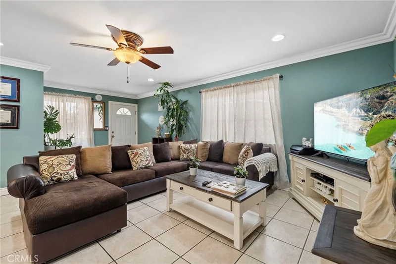 4207 Naomi Avenue, Los Angeles, CA 90011