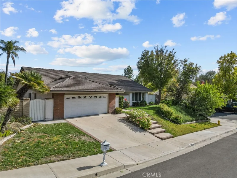 25356 Fortuna Drive, Valencia, CA 91355