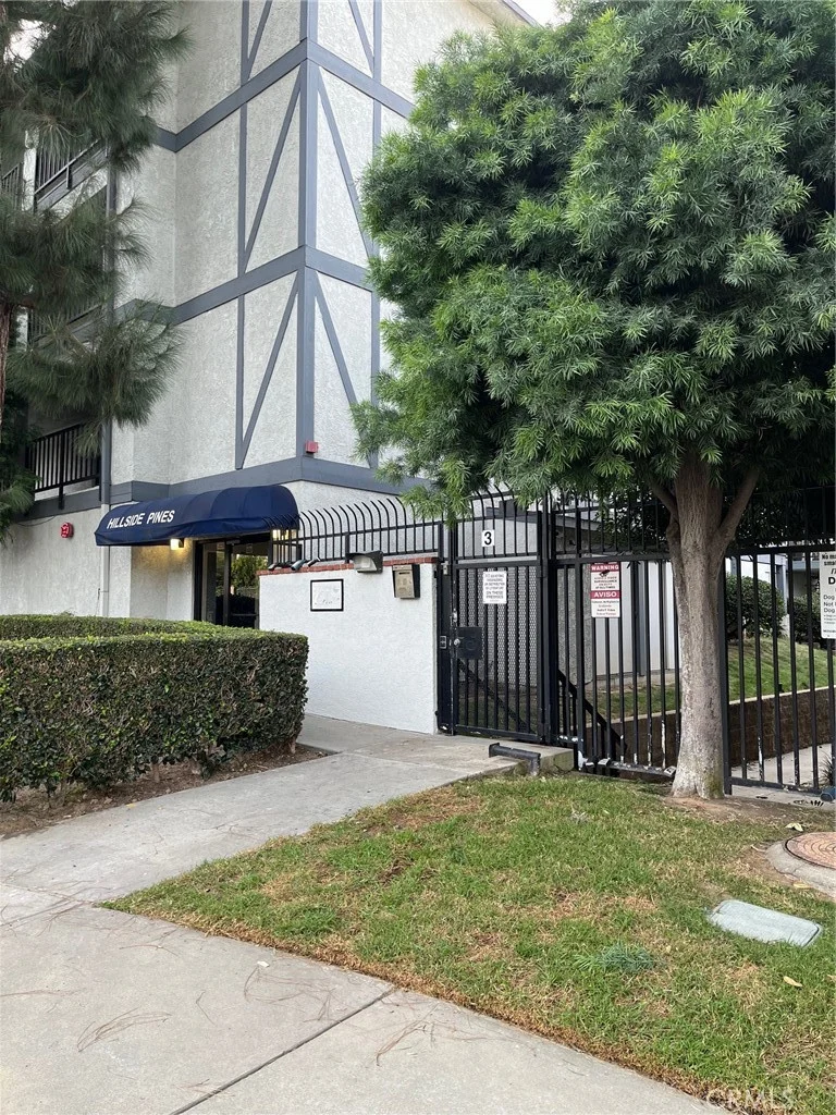 2599 Walnut Avenue 233, Signal Hill, CA 90755