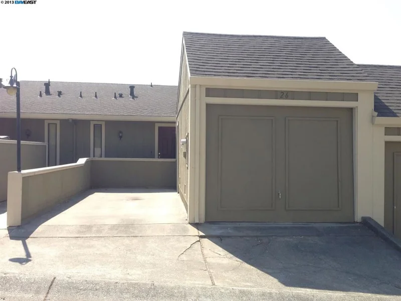 26 Anair Way, Oakland, CA 94605-4872