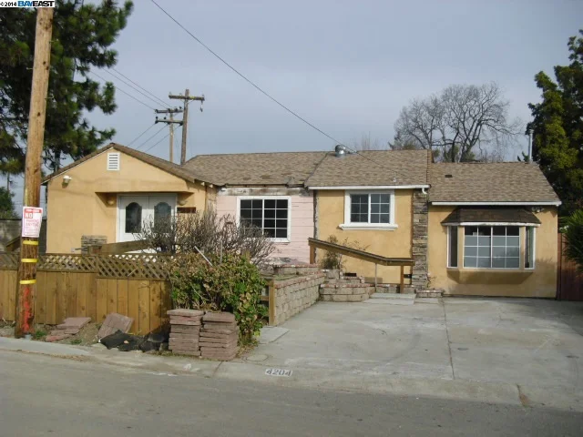 4204 Gem Ave, Castro Valley, CA 94546-4617