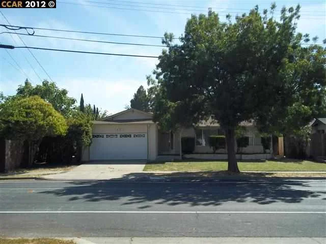1851 Lynwood Dr, Concord, CA 94519-1100