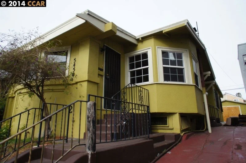 5450 Bancroft Ave, Oakland, CA 94601-5803