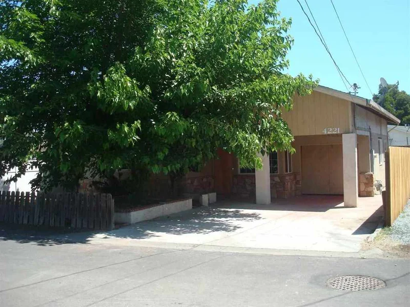 4221 Valley Ave, Martinez, CA 94553-1441