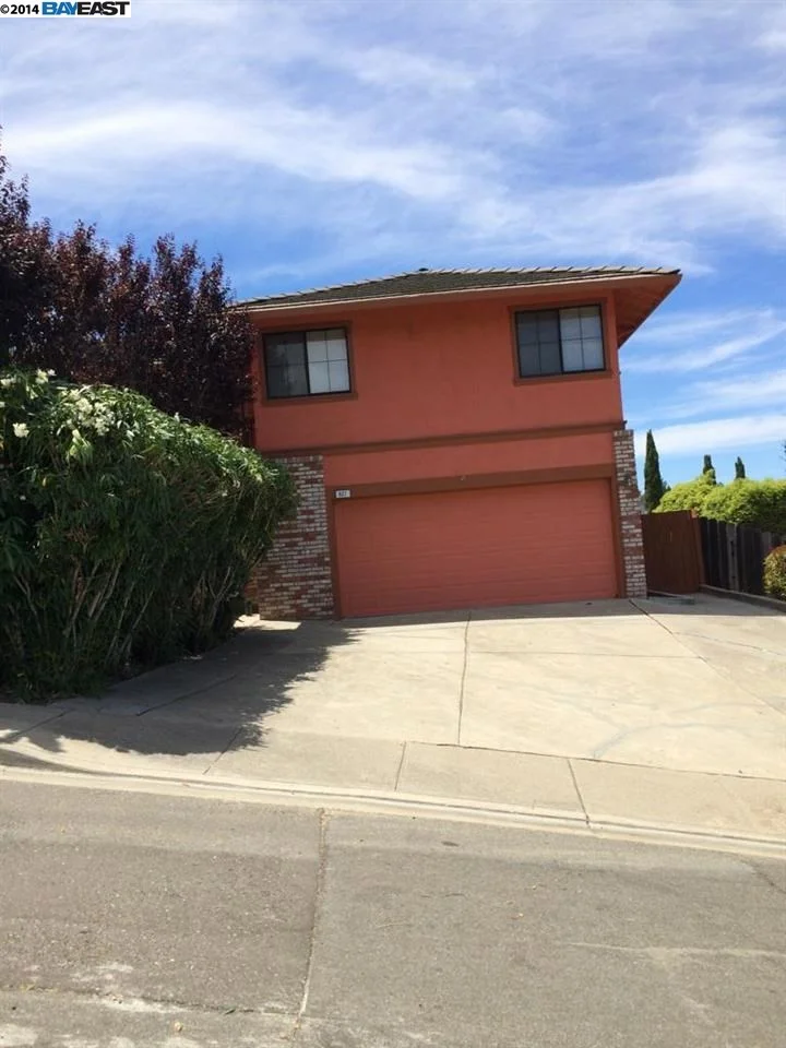 627 Lois Ln, El Sobrante, CA 94803-3489