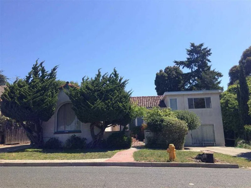 22834 Kings Ct, Hayward, CA 94541-4327