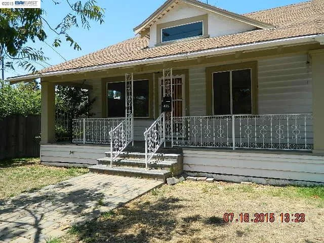 418 43rd St, Oakland, CA 94609