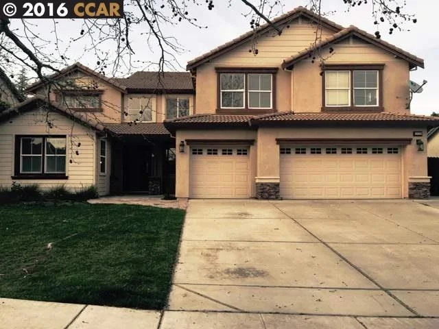 1038 Vineyard Dr, Oakley, CA 94561