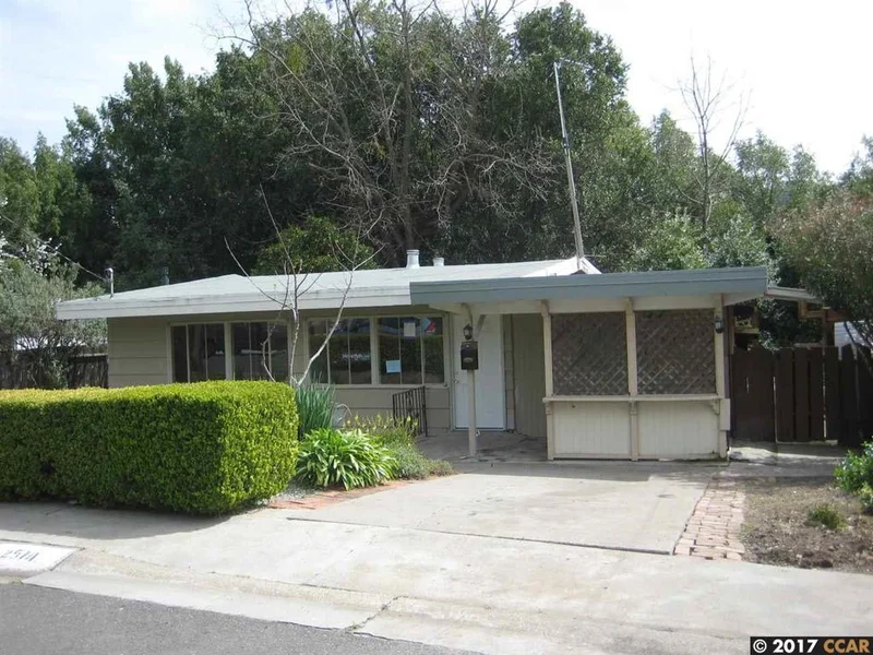 2574 Sheldon Dr, Richmond, CA 94803
