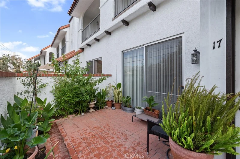 10030 Owensmouth Avenue 17, Chatsworth, CA 91311