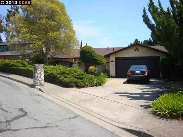 18540 Greenridge Ct, Castro Valley, CA 94552-1845