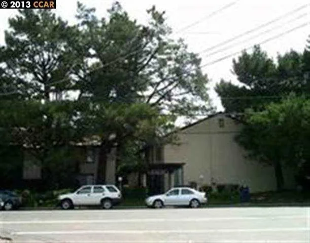 2562 Walnut Blvd #69, Walnut Creek, CA 94596-4230