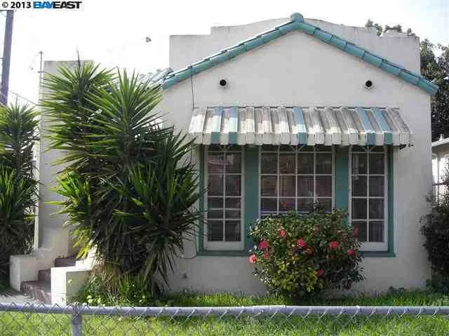 7883 Arthur St, Oakland, CA 94605-3226