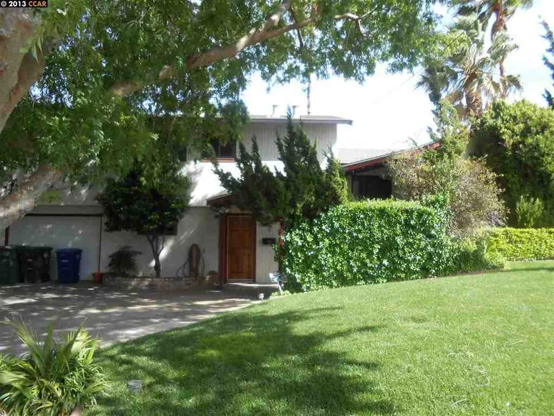 4255 Hillview Dr, Pittsburg, CA 94565