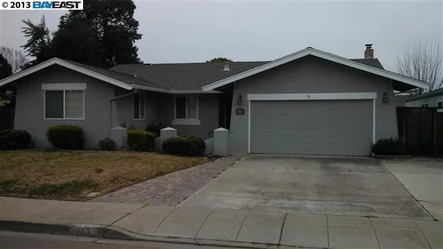 453 Leona Dr, Livermore, CA 94550-5235