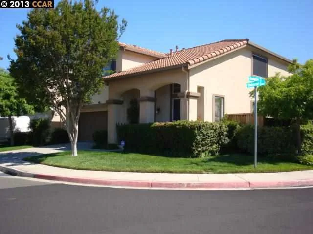 27480 Whitetree St, Hayward, CA 94544-1251