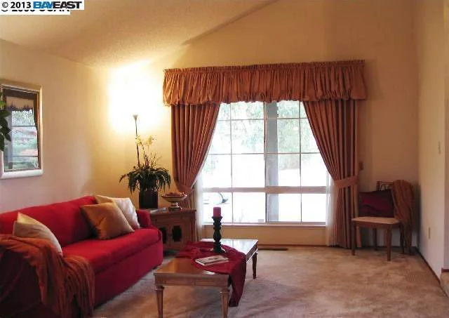 5074 Murchio Dr, Concord, CA 94521-3638