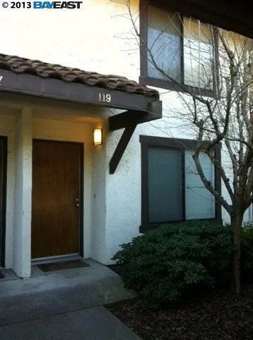 119 Del Valle Cir #10, El Sobrante, CA 94803-3373
