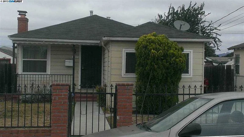 1017 101st Ave, Oakland, CA 94603-3170
