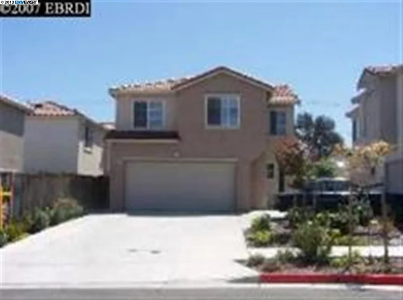 1004 Waverly Dr, Richmond, CA 94806